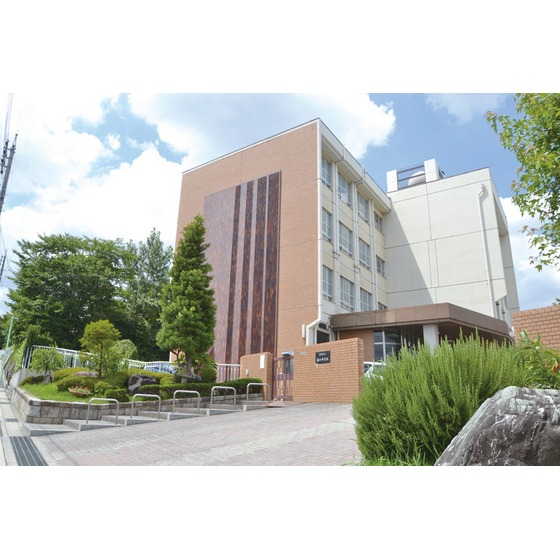 中学校　植田中学校（中学校）まで600m