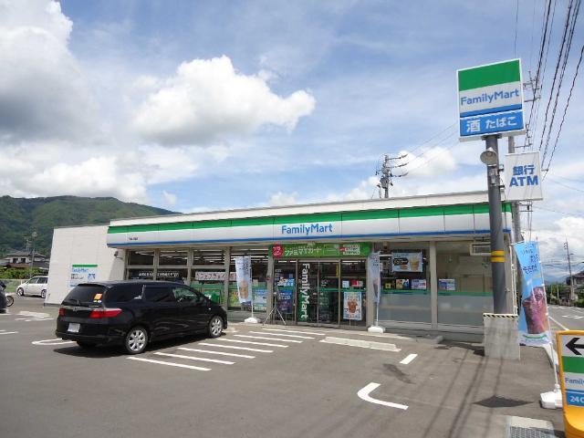 コンビニ　ファミリーマート千曲八幡店（コンビニ）まで791m