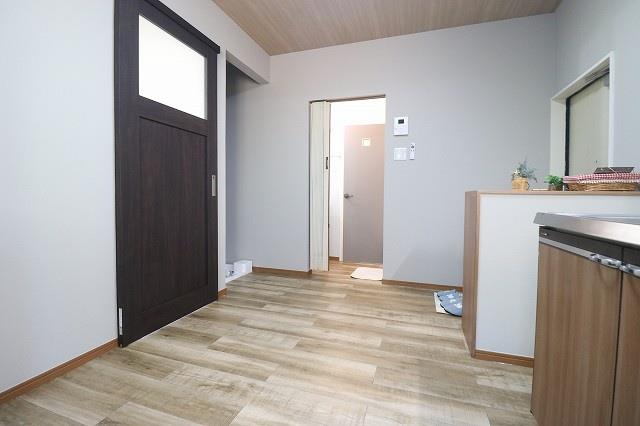 キッチン　一部建具新品