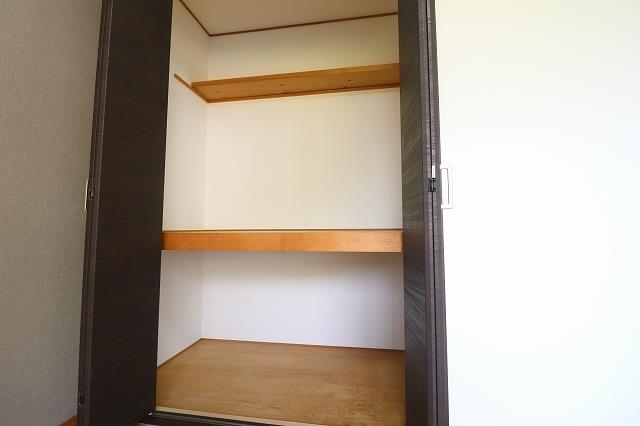 収納　一部建具新品