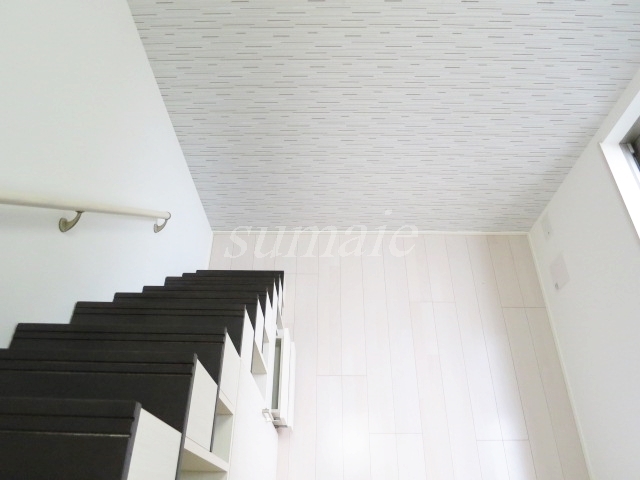 居室・リビング　ロフトから見たお部屋です☆