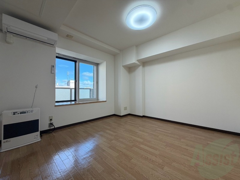 居室・リビング　広くてキレイなお部屋が広がっていて、充実した生活が送れそう。