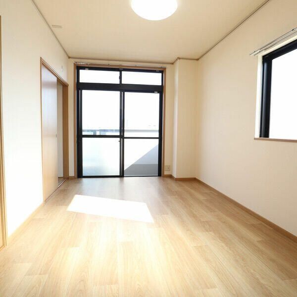 居室・リビング　別部屋参考写真