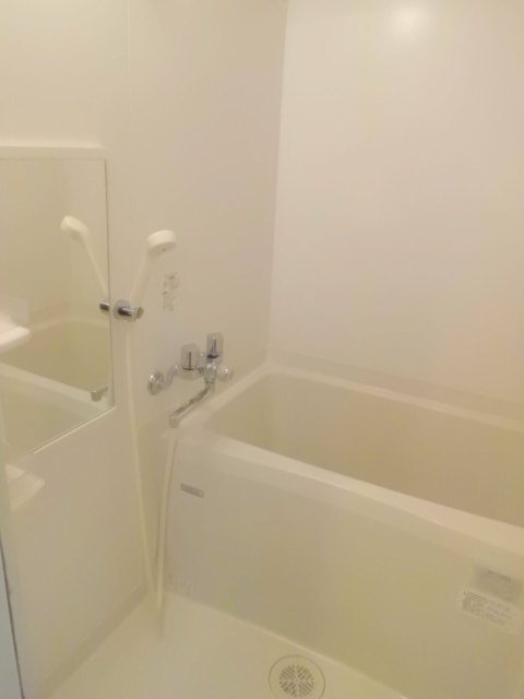 バス・シャワールーム　ゆとりあるお風呂で一日の疲れを癒しましょう