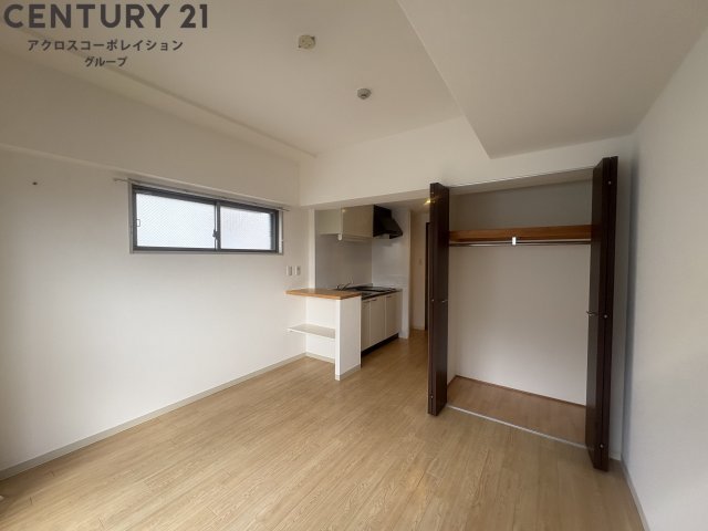 居室・リビング　２面採光の明るいお部屋です。