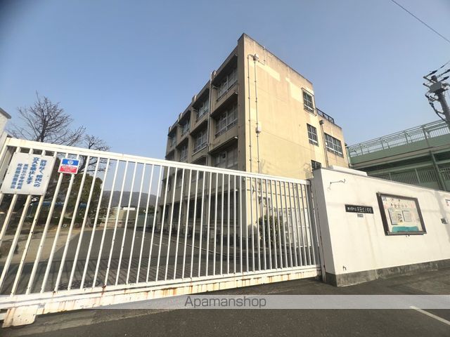 小学校　英田北小学校（小学校）まで422m