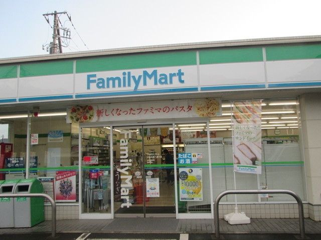 コンビニ　ファミリーマート小金井東八通り店（コンビニ）まで728m