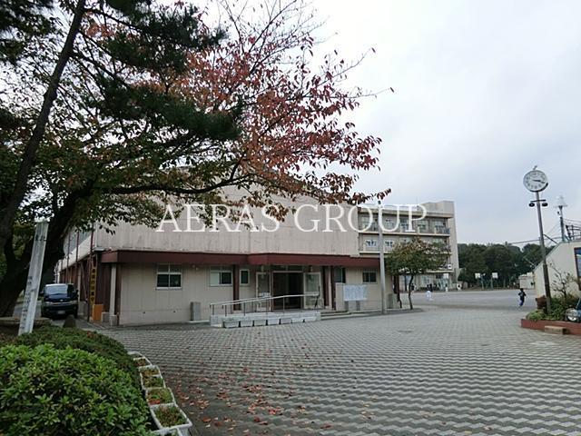 小学校　横浜市立別所小学校（小学校）まで604m