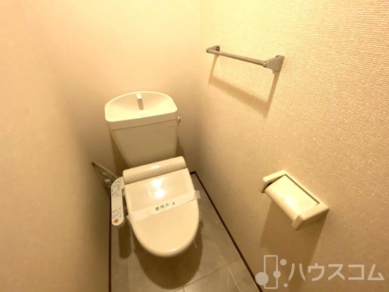 トイレ　温水洗浄暖房便座です！