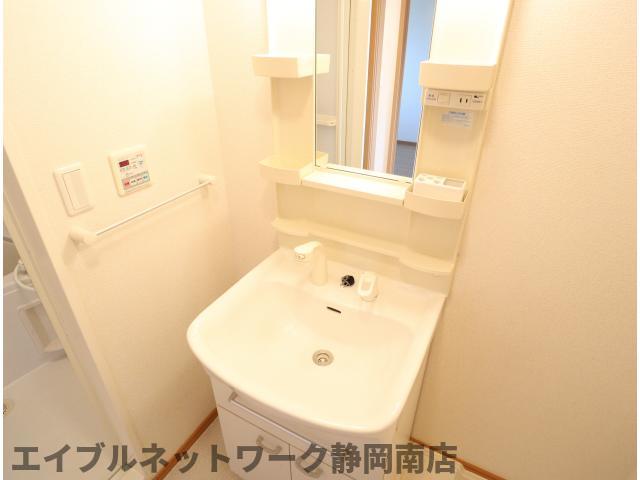 洗面設備　広い洗面スペース