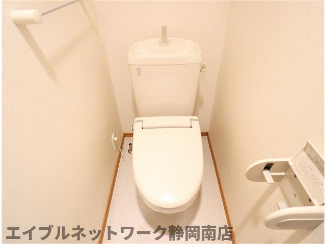 トイレ　清潔感のあるトイレです