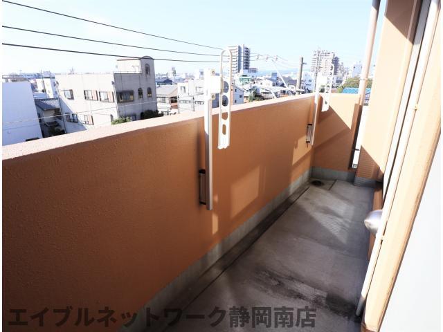 バルコニー　広々としたバルコニーです