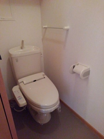 トイレ　清潔感のあるトイレです
