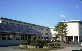 小学校　松江市立法吉小学校（小学校）まで607m