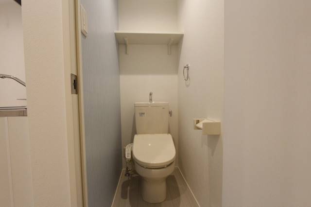 トイレ　※１０３号室の写真です。