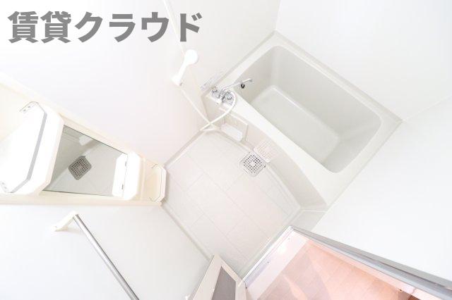 バス・シャワールーム　落ち着いた空間のお風呂です