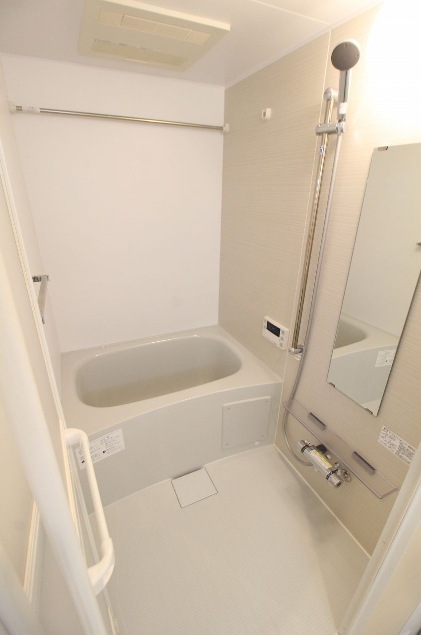 バス・シャワールーム　別の部屋の写真です