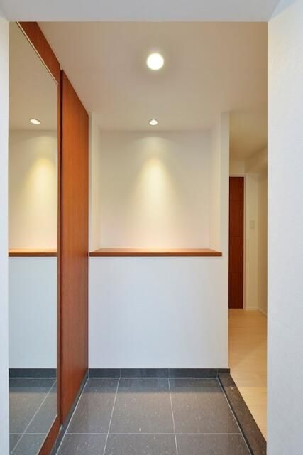 玄関　写真は同タイプ住居です