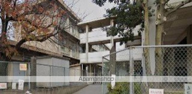 小学校　日岡小学校（小学校）まで325m