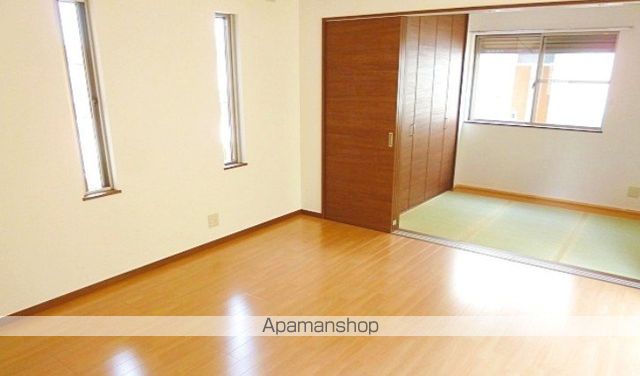 梅林戸建の居間写真