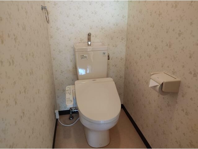 トイレ　落ち着いた色調のトイレです♪