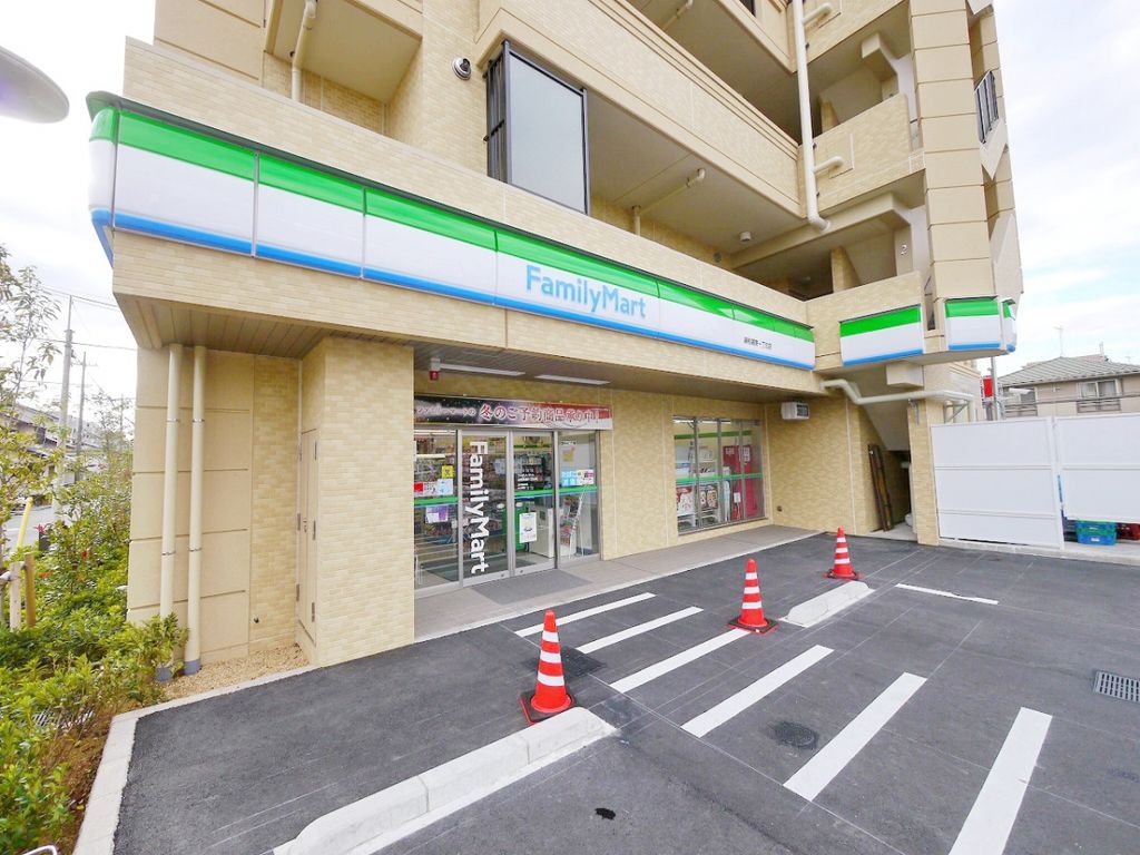 コンビニ　ファミリーマート浦和領家一丁目店（コンビニ）まで240m