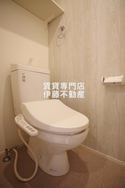 トイレ　温水洗浄暖房便座