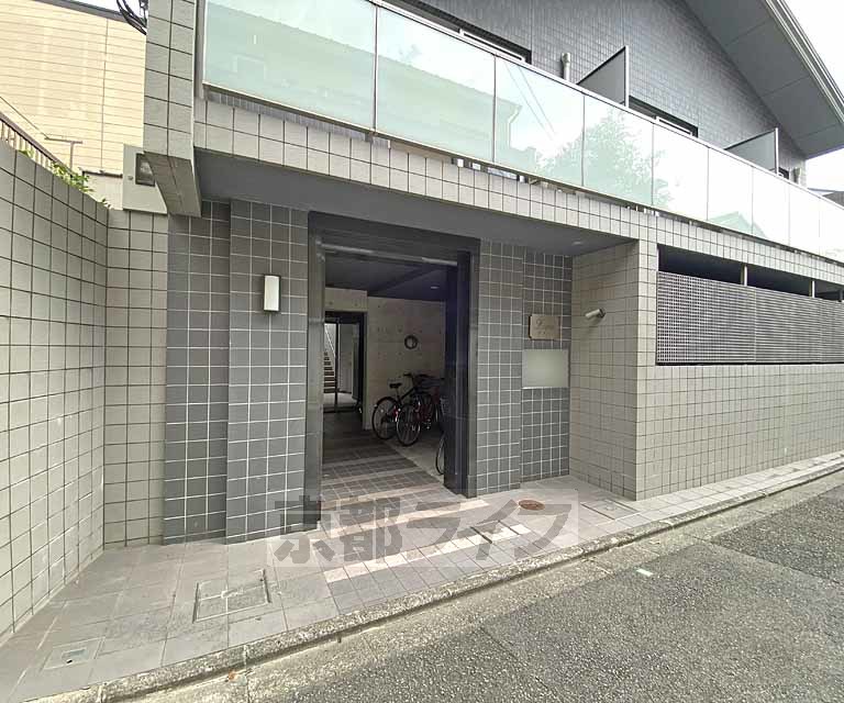 地下鉄烏丸線 北大路駅 徒歩9分 2階建 築18年の外観写真
