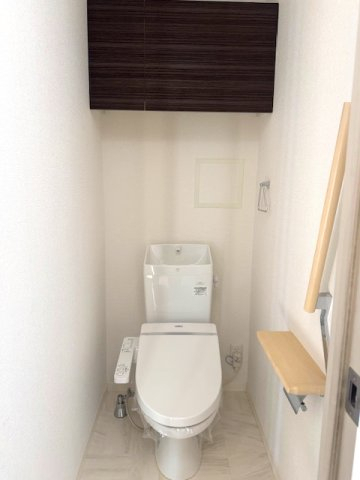 ＪＲ東北本線 郡山駅 徒歩15分 3階建 築8年のトイレ写真