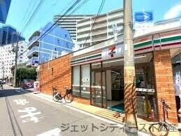 コンビニ　セブンイレブン梅田万歳町店（コンビニ）まで131m