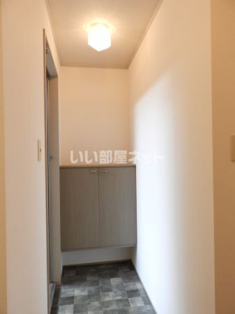 ＪＲ山陽本線 高島駅 徒歩17分 2階建 築31年の玄関写真