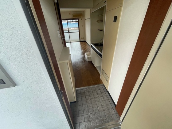 玄関　※別部屋の写真です
