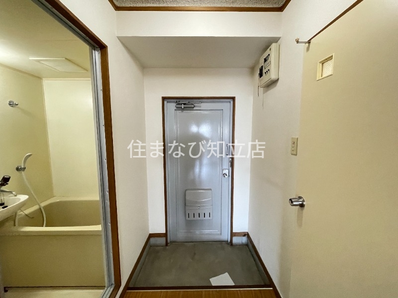 玄関　同型別部屋写真