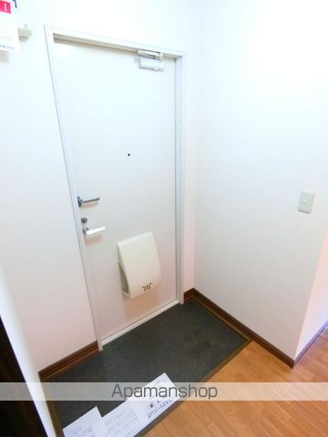 シャトヴェールA棟の玄関写真