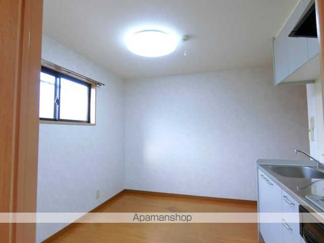 メゾン興戸の居間写真