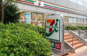 コンビニ　セブンイレブン芝浦4丁目店（コンビニ）まで300m