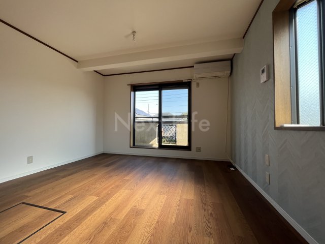 横浜市港北区小机町戸建の居間写真