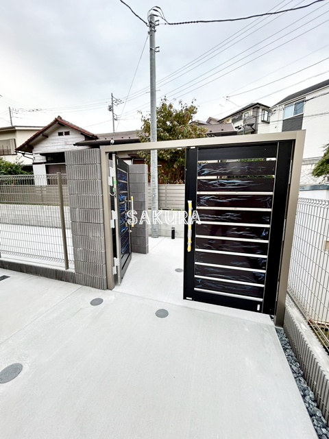 エントランス　お洒落な建物デザイン♪