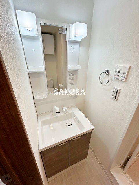洗面設備　身支度に欠かせない独立洗面台♪