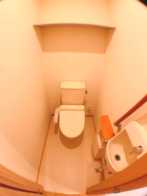 トイレ　トイレ内でも手洗いできます♪
