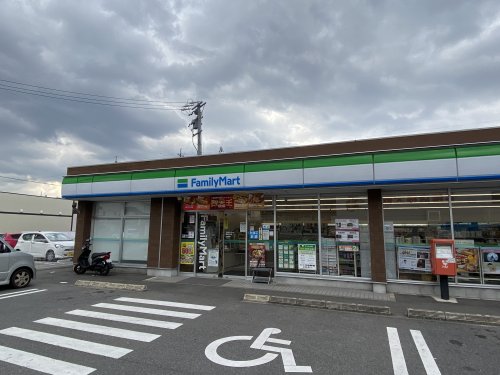 コンビニ　ファミリーマート豊田渋谷店（コンビニ）まで495m