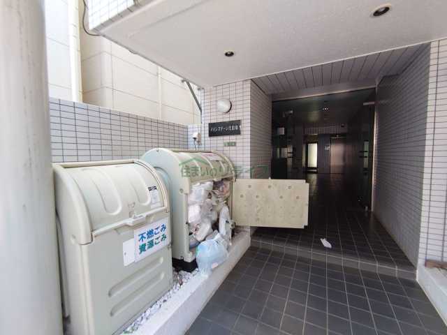エントランス　リライフ下北沢店