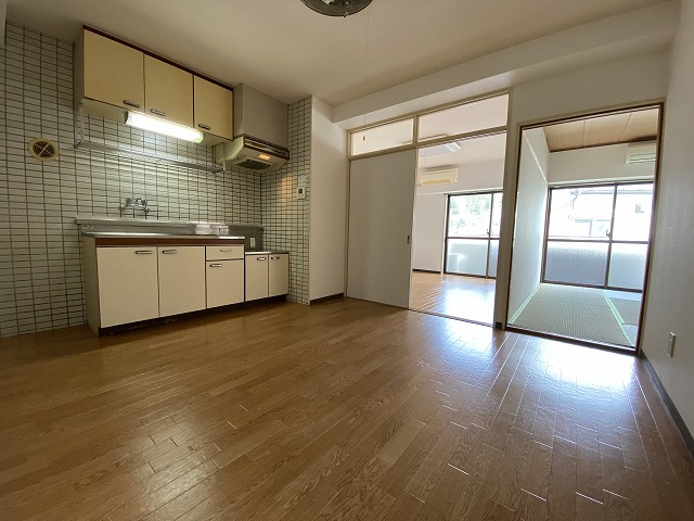 居室・リビング　※別部屋参考写真