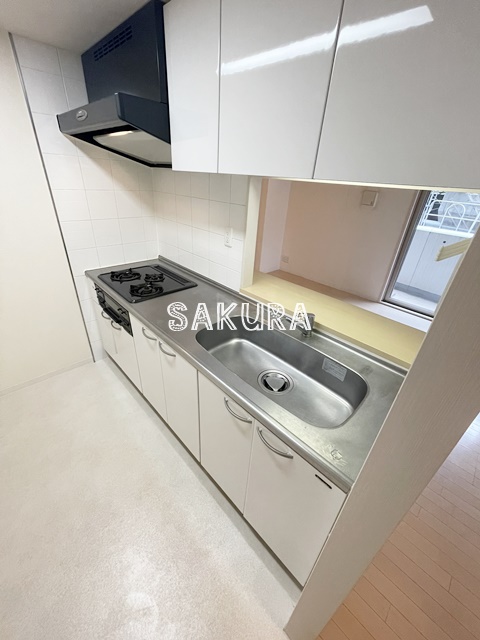 キッチン　周りを見渡しながら調理のできるカウンターキッチンです♪