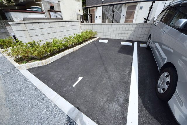 駐車場　★お問い合わせはタウンハウジング★
