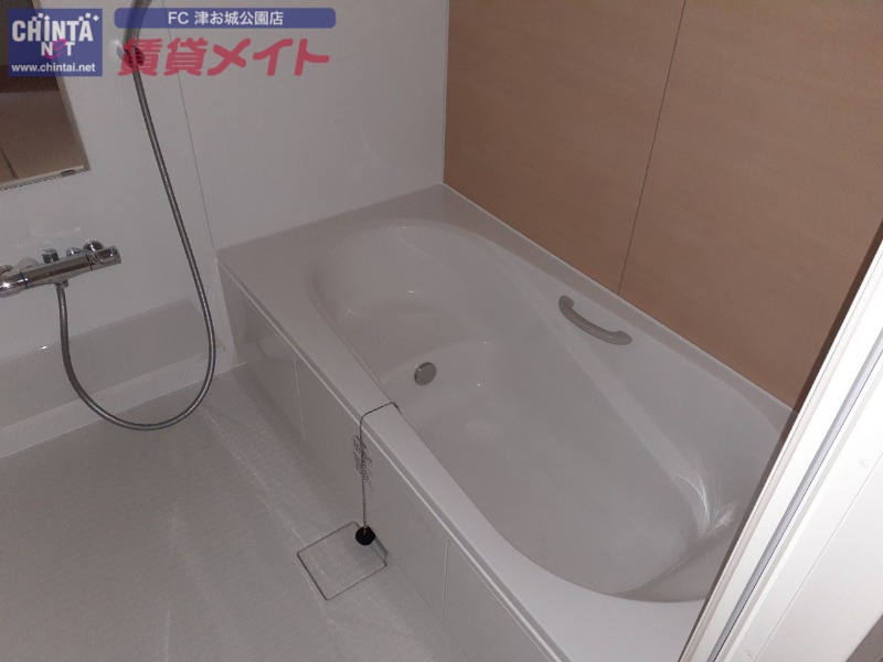 バス・シャワールーム　同型部屋写真です。