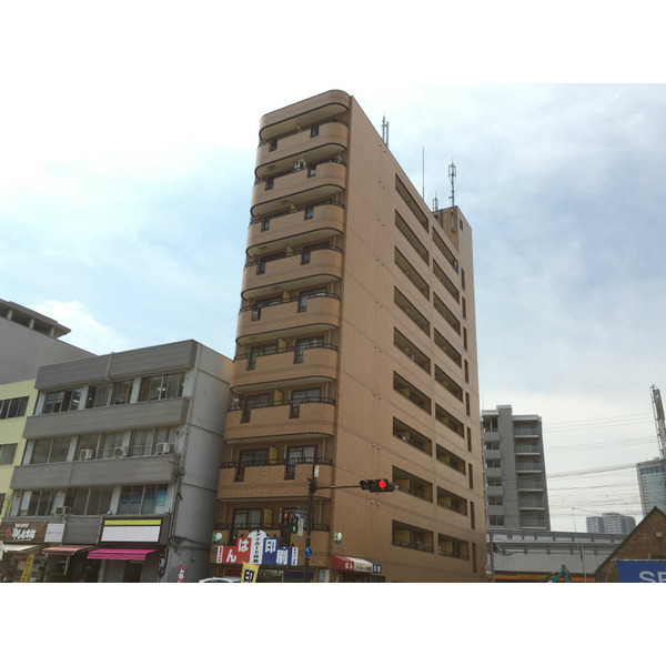 建物外観　タイル貼りの外観