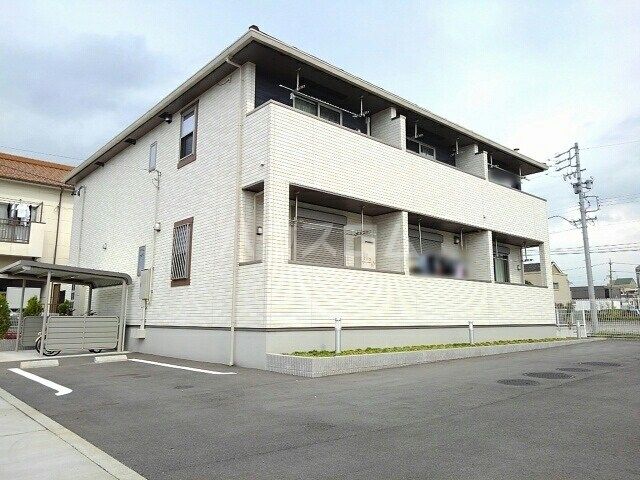 清須市西田中のアパートの建物外観