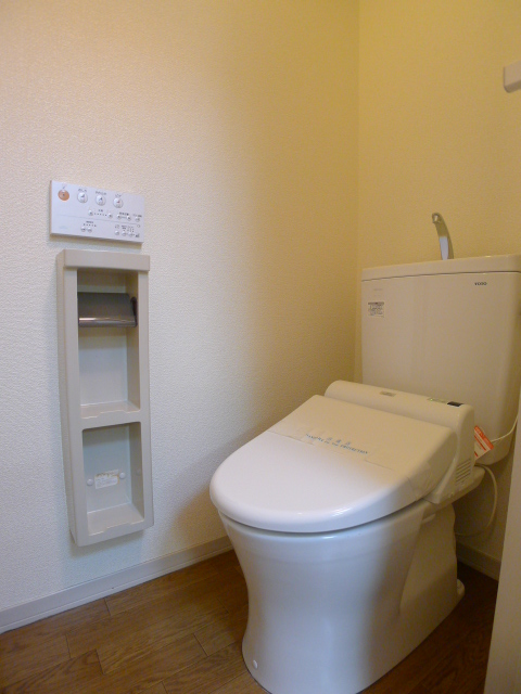 トイレ　写真は別部屋のため、現況と異なる場合があります。