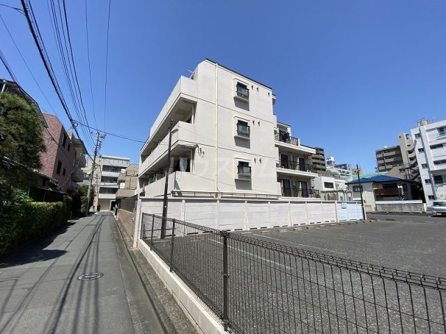 川崎市中原区新丸子町のマンションの建物外観